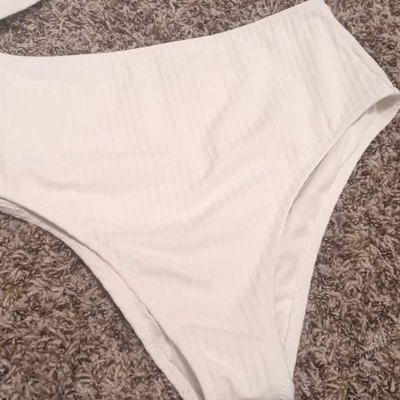 Shade & Shore white ribbed sleeveless cutout one piece swimsuit - Picture 4 of 9